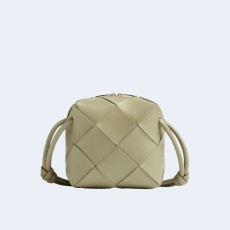 보테가 베네타 트래버틴 미니 카메라백